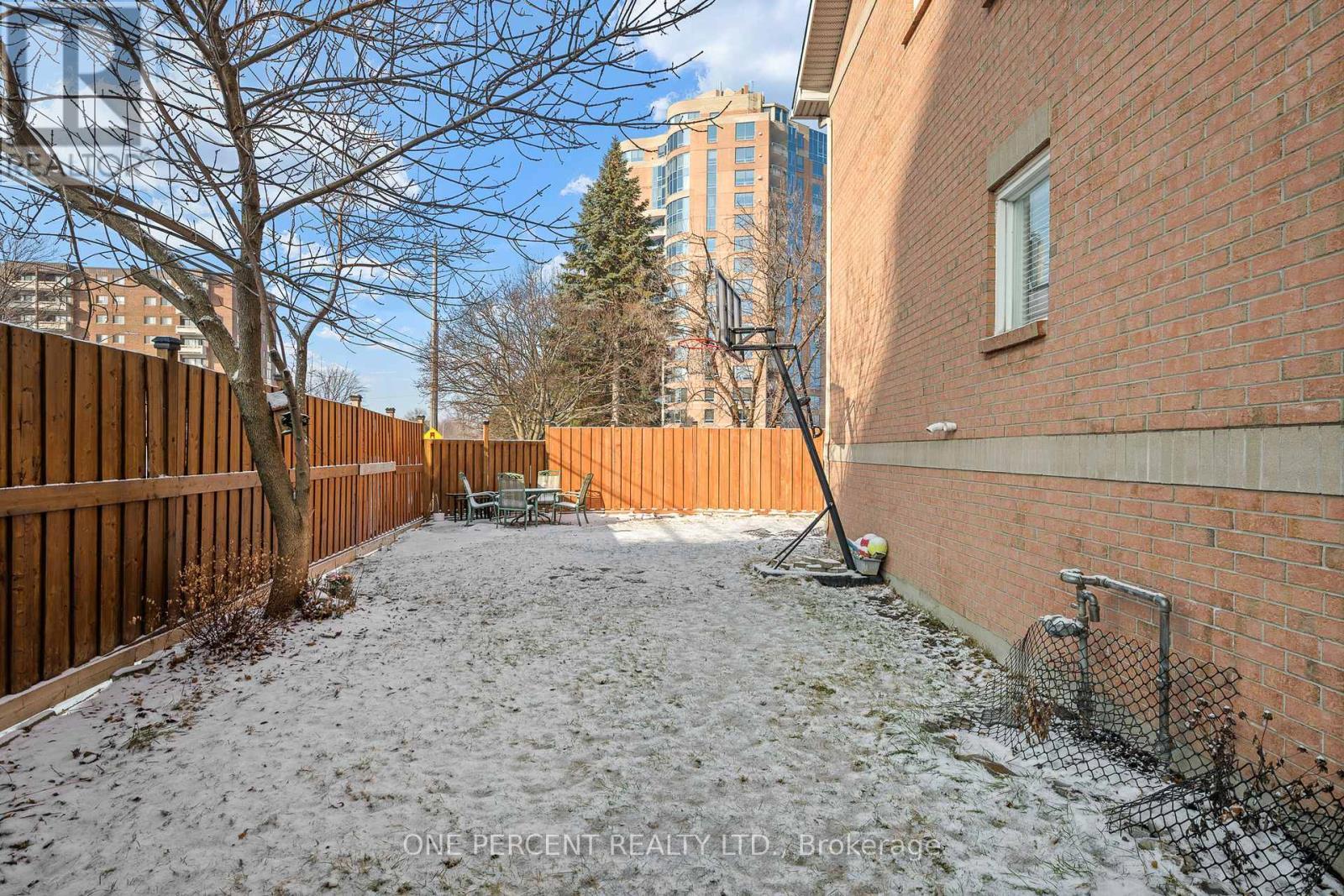 30 Maplehurst Avenue, Ottawa, ON - Outdoor