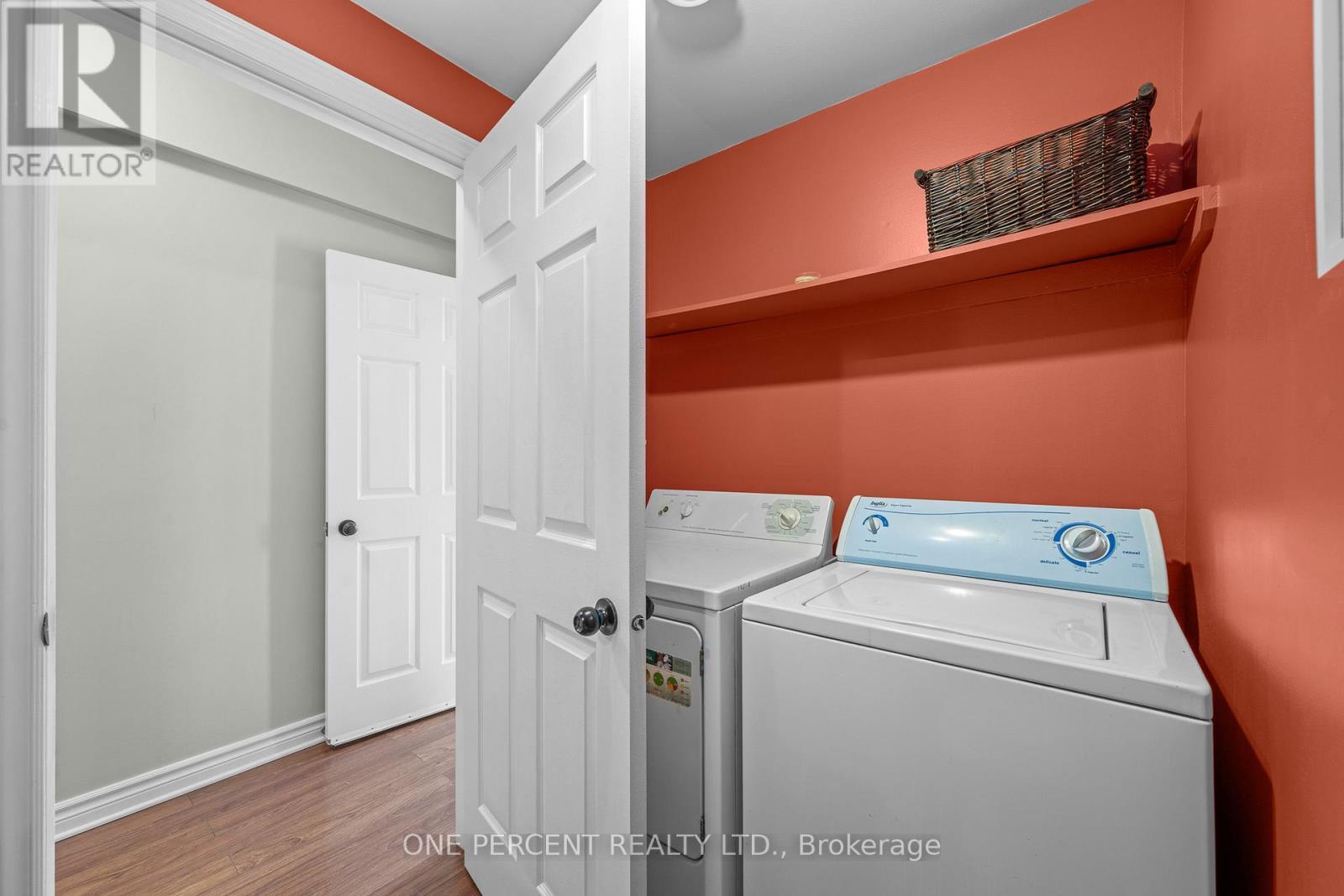 30 Maplehurst Avenue, Ottawa, ON - Indoor Photo Showing Laundry Room