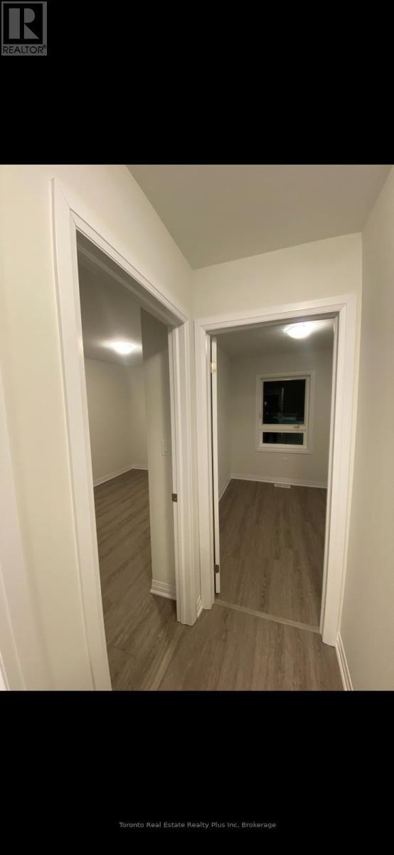 10 - 51 Sparrow Avenue, Cambridge, ON - Indoor Photo Showing Other Room