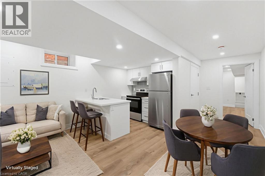 187 Oak Avenue Unit# Lower, Hamilton, ON - Indoor Photo Showing Other Room