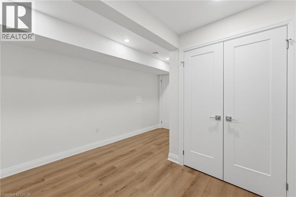 187 Oak Avenue Unit# Lower, Hamilton, ON - Indoor Photo Showing Other Room