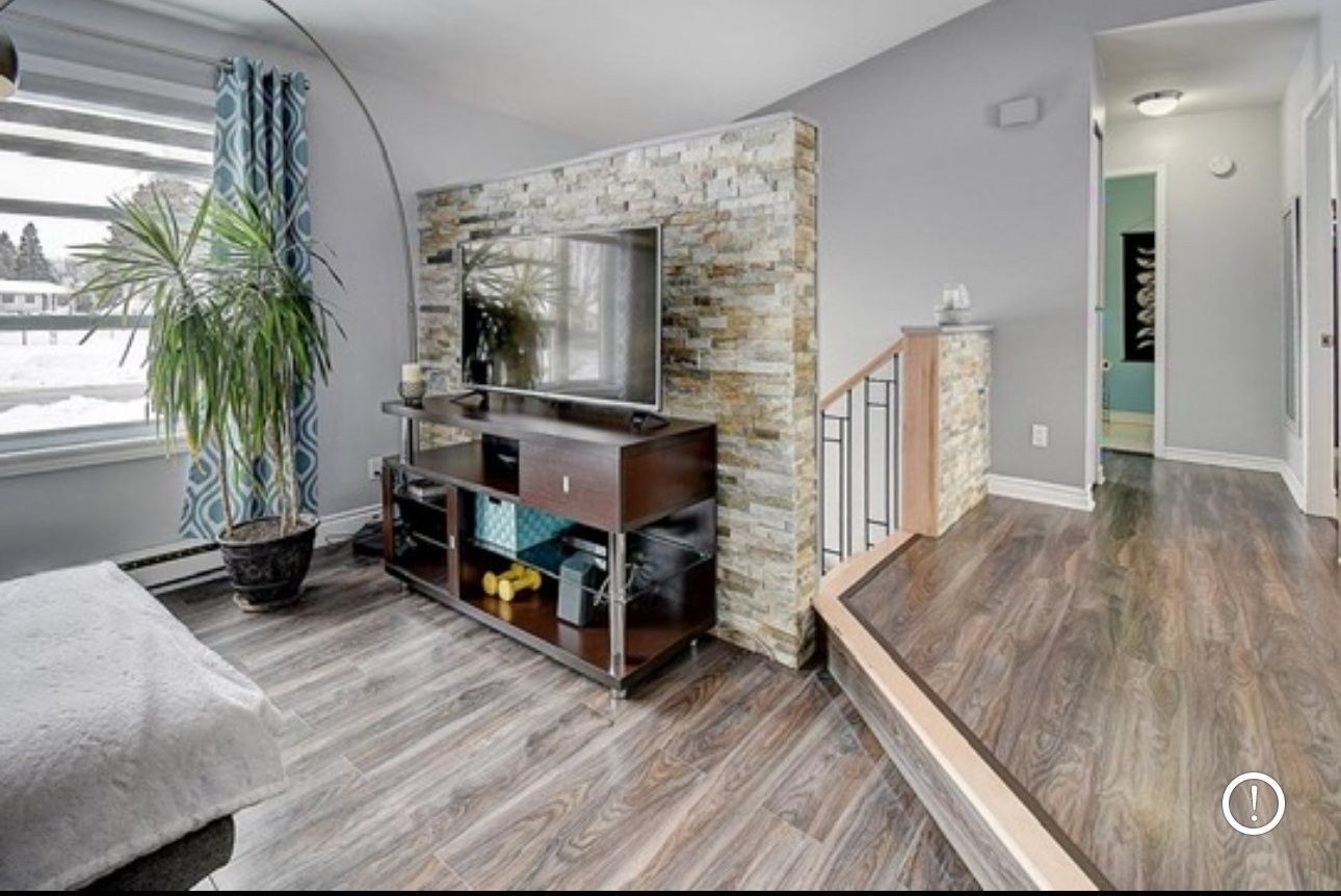 Living Room - 140 Av. De La Mennais, La Prairie, QC - Indoor