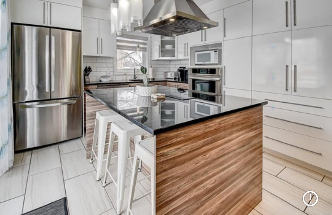 Kitchen - 140 Av. De La Mennais, La Prairie, QC - Indoor Photo Showing Kitchen With Upgraded Kitchen