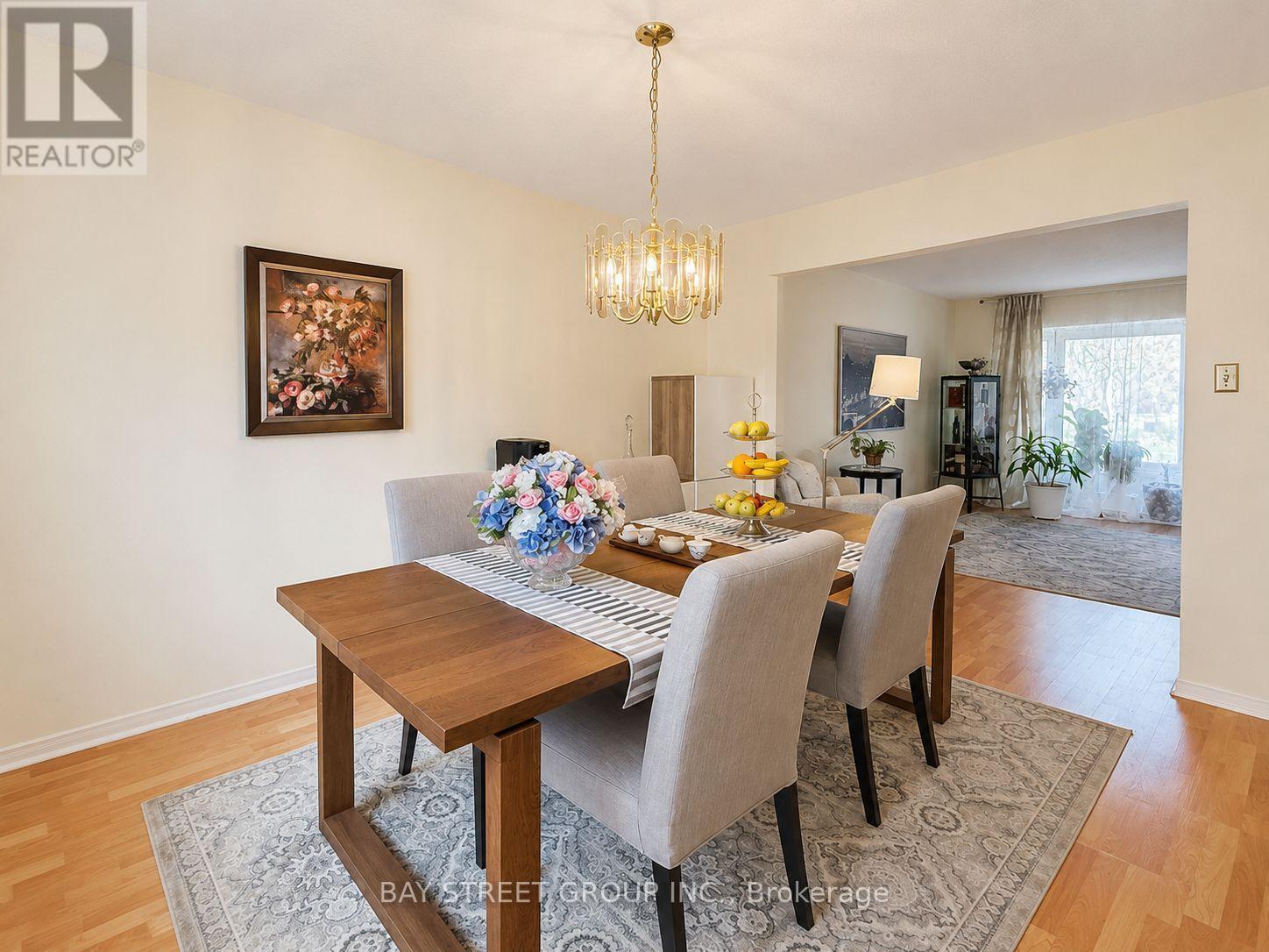 2554 Valencia Road, Mississauga, ON - Indoor Photo Showing Dining Room