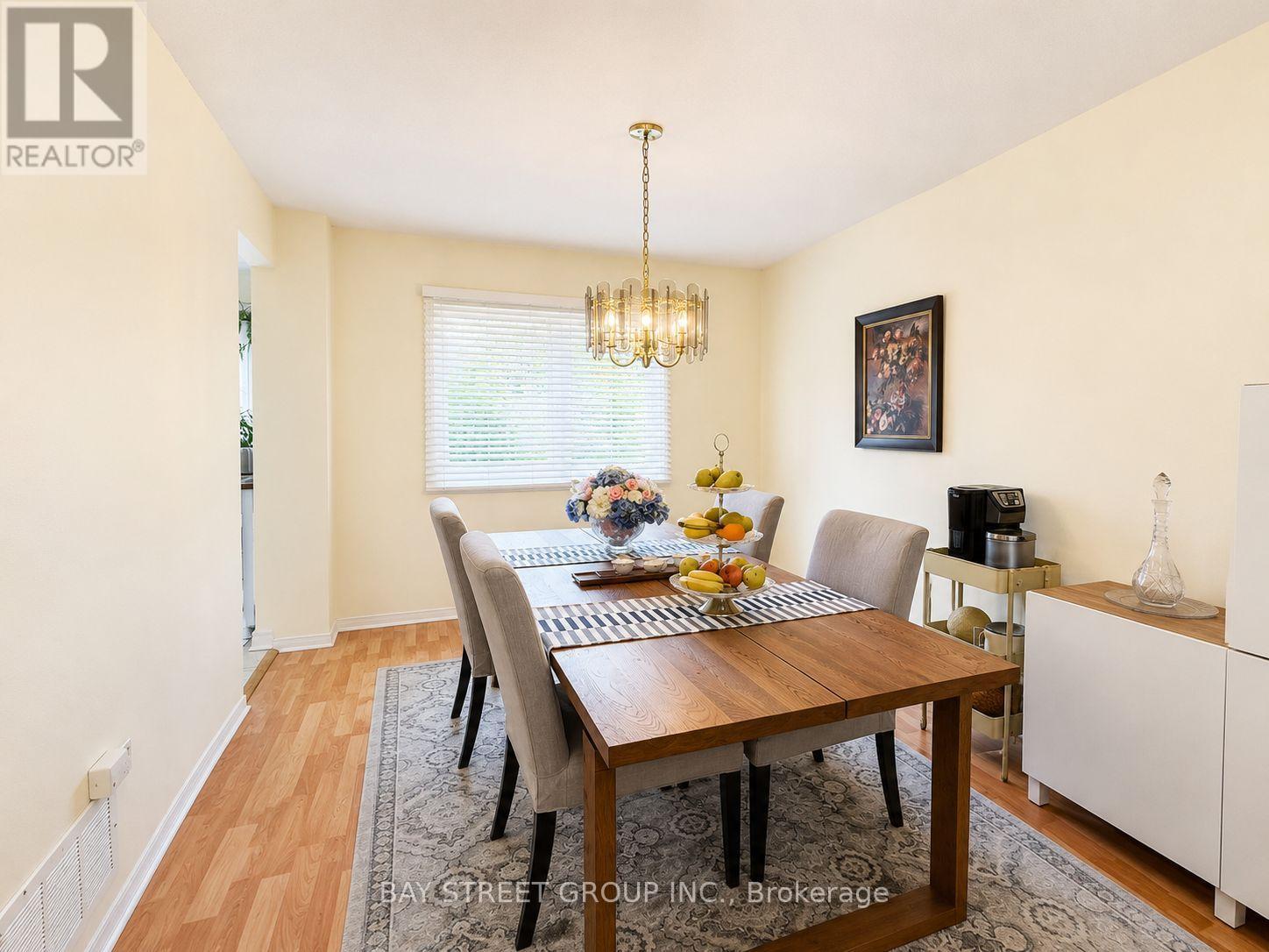 2554 Valencia Road, Mississauga, ON - Indoor Photo Showing Dining Room