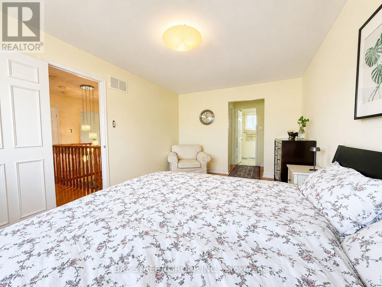 2554 Valencia Road, Mississauga, ON - Indoor Photo Showing Bedroom