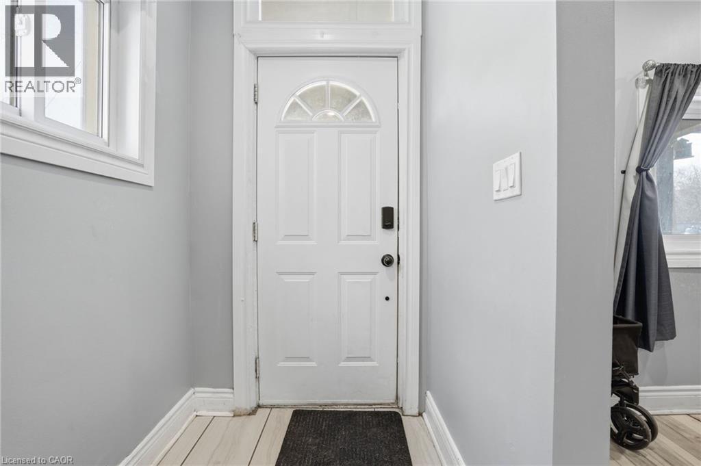 75 Niagara Street, Hamilton, ON - Indoor Photo Showing Other Room