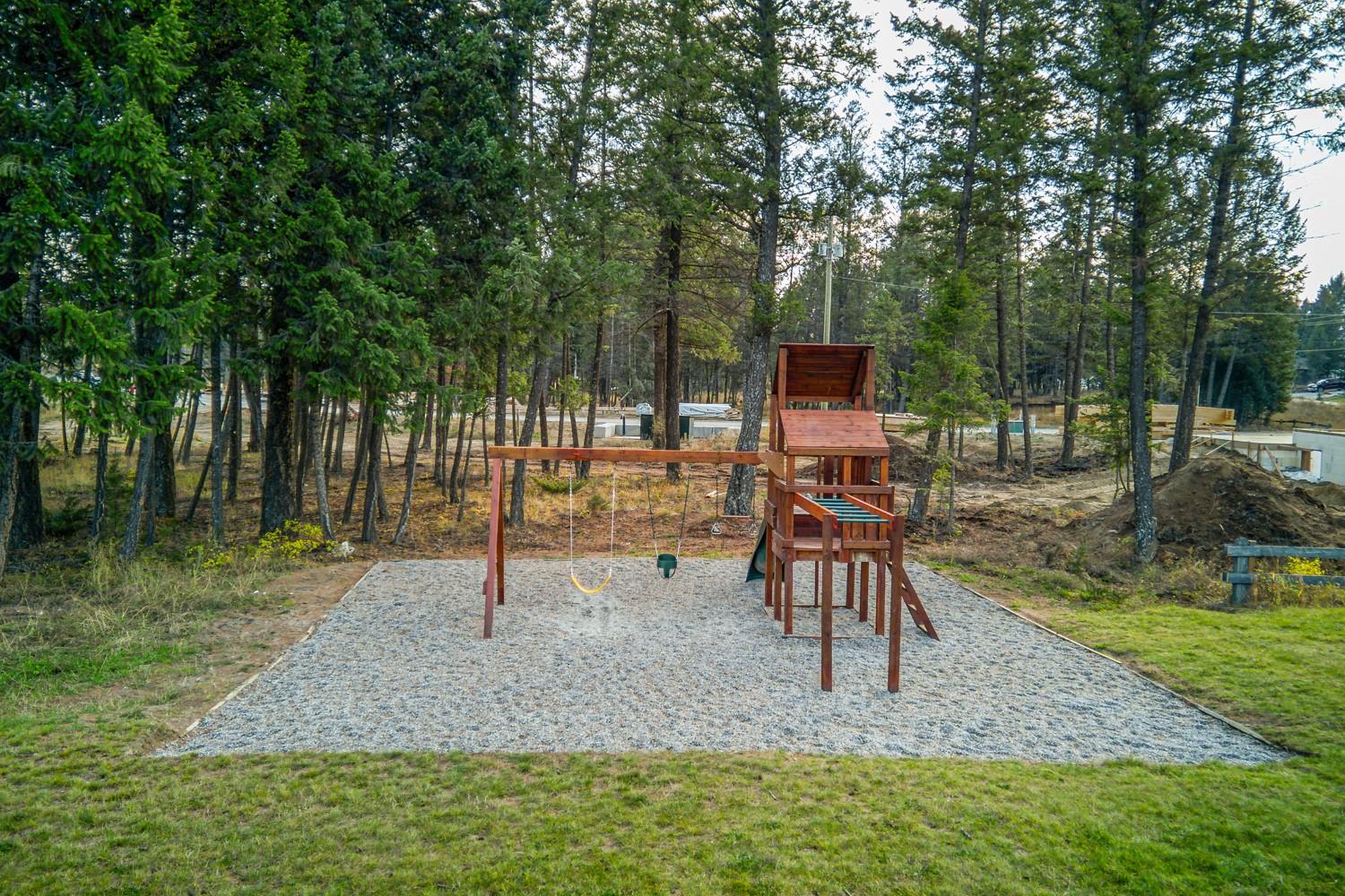 Pedley Heights Drive, Windermere, BC - Outdoor