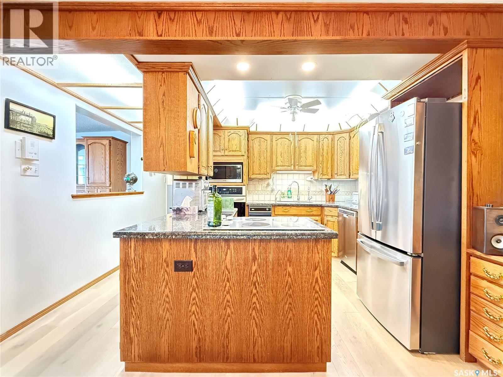 8 275 Alpine Crescent, Swift Current, SK - Indoor Photo Showing Kitchen