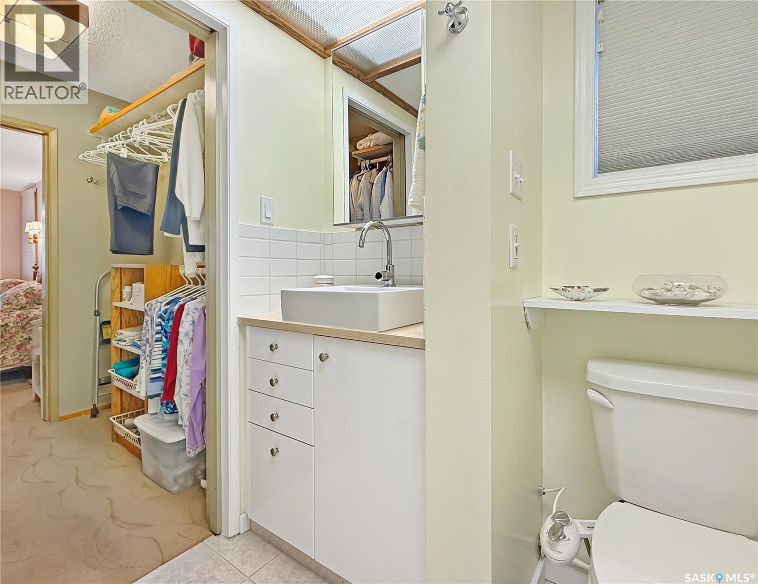 8 275 Alpine Crescent, Swift Current, SK - Indoor