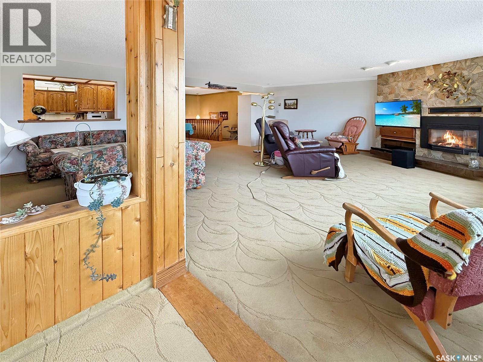 8 275 Alpine Crescent, Swift Current, SK - Indoor With Fireplace