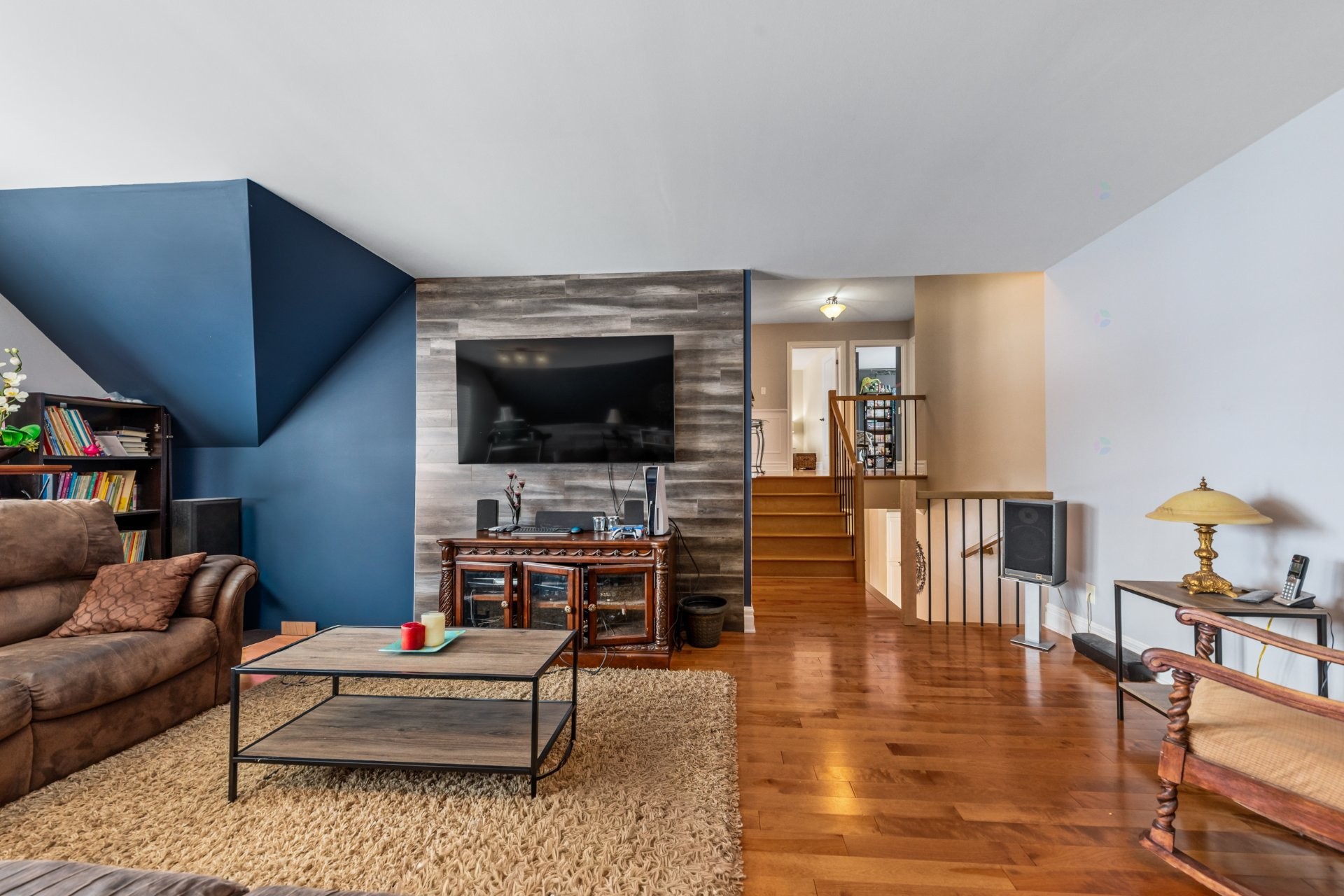 Salon - 329 Rue Daudelin, Farnham, QC - Indoor Photo Showing Living Room