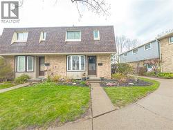 18 BARRY Street Unit# 19 St. Catharines, ON L2R 7J6