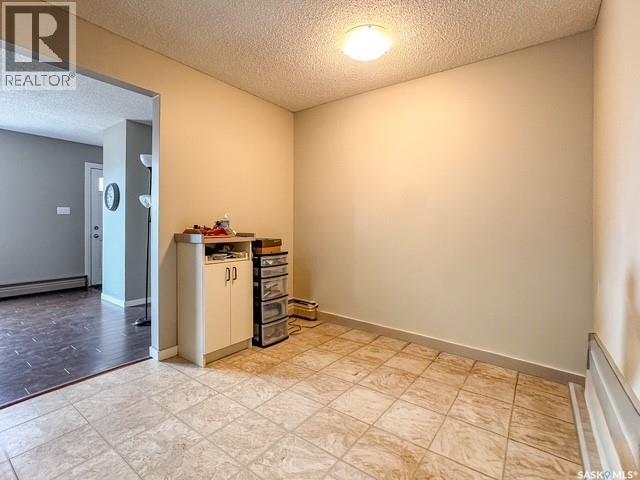395 6Th Avenue Se, Swift Current, SK - Indoor Photo Showing Other Room