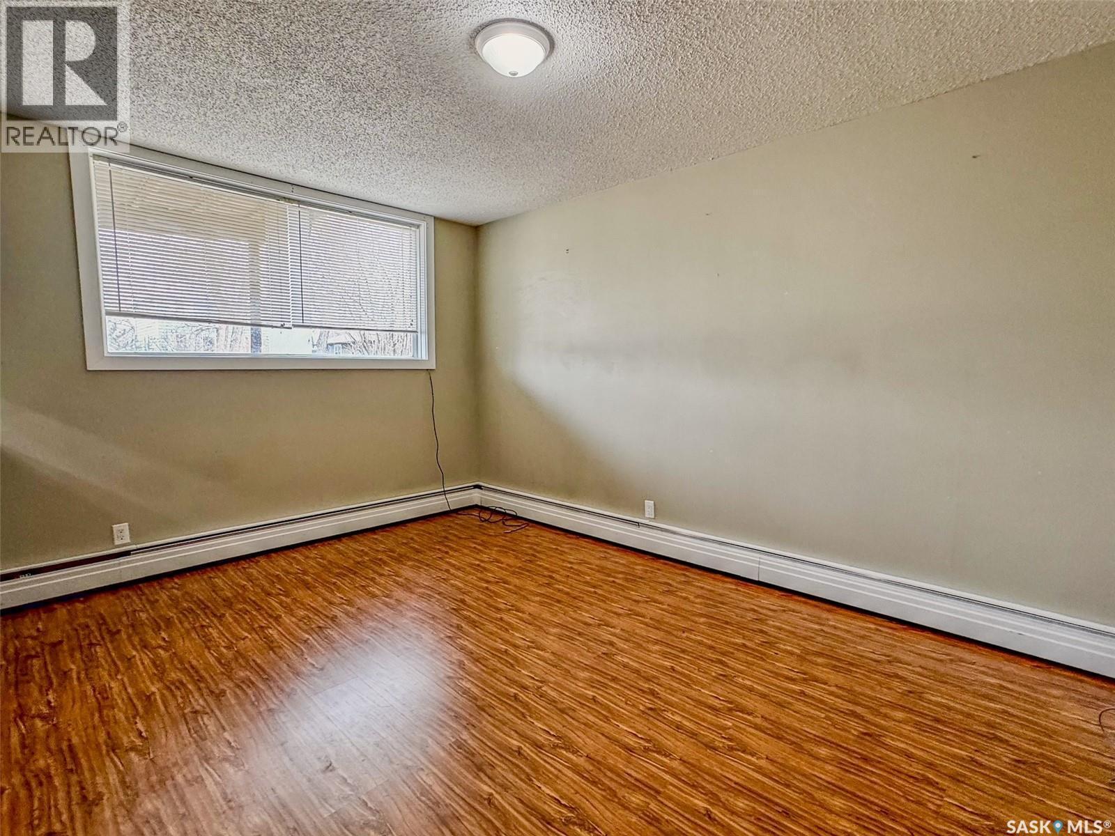 395 6Th Avenue Se, Swift Current, SK - Indoor Photo Showing Other Room