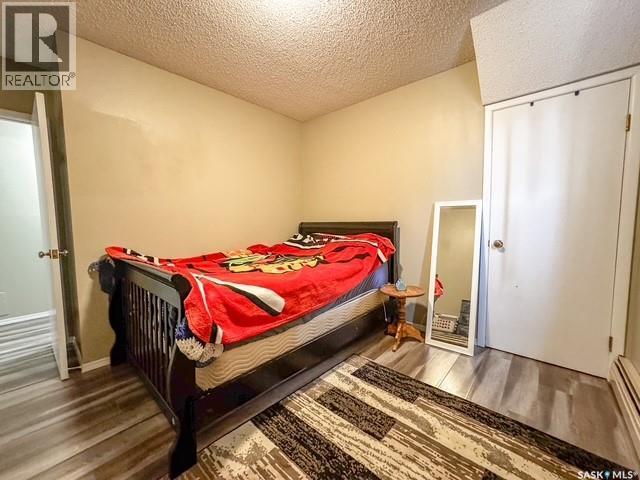 395 6Th Avenue Se, Swift Current, SK - Indoor Photo Showing Bedroom