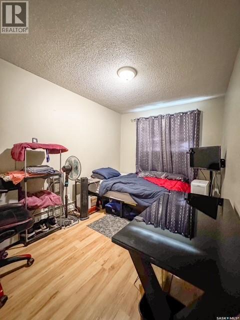 395 6Th Avenue Se, Swift Current, SK - Indoor Photo Showing Bedroom
