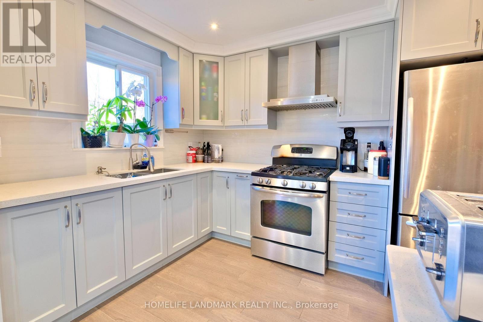 109 Tangmere Crescent, Markham, ON - Indoor Photo Showing Kitchen