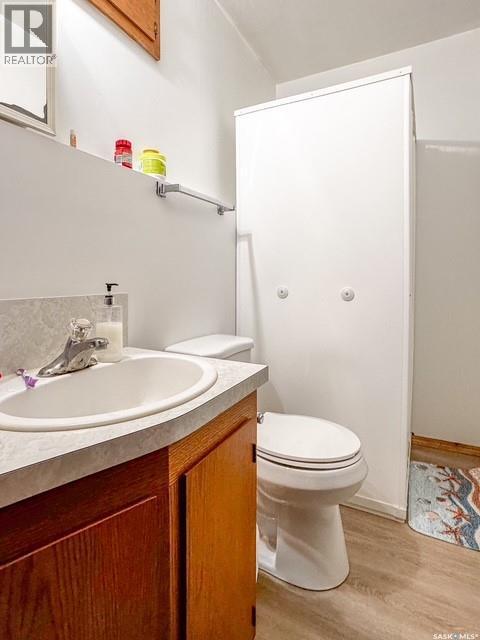 216 15Th Avenue Ne, Swift Current, SK - Indoor Photo Showing Bathroom
