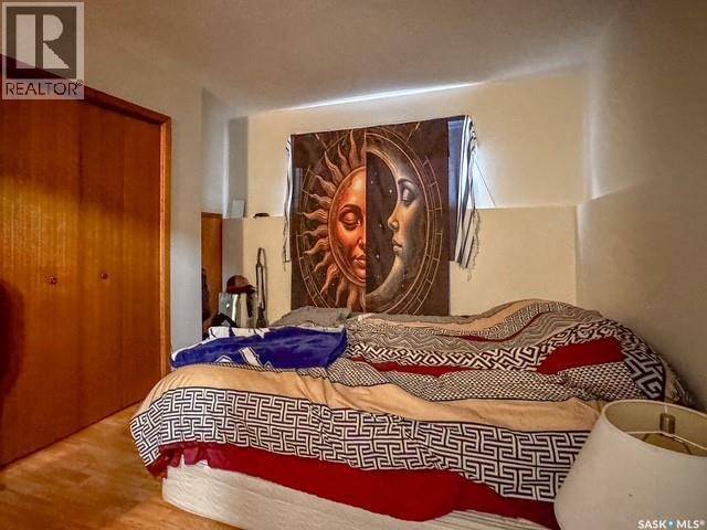 216 15Th Avenue Ne, Swift Current, SK - Indoor Photo Showing Bedroom