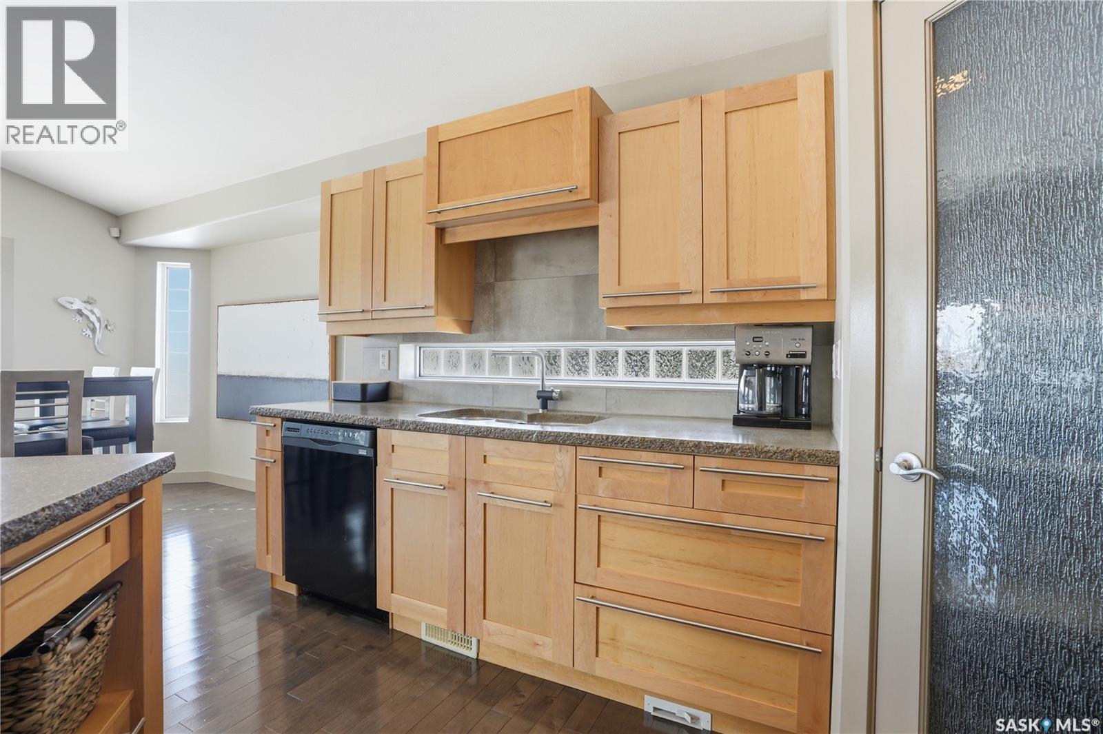 102 802 Heritage Crescent, Saskatoon, SK - Indoor Photo Showing Kitchen