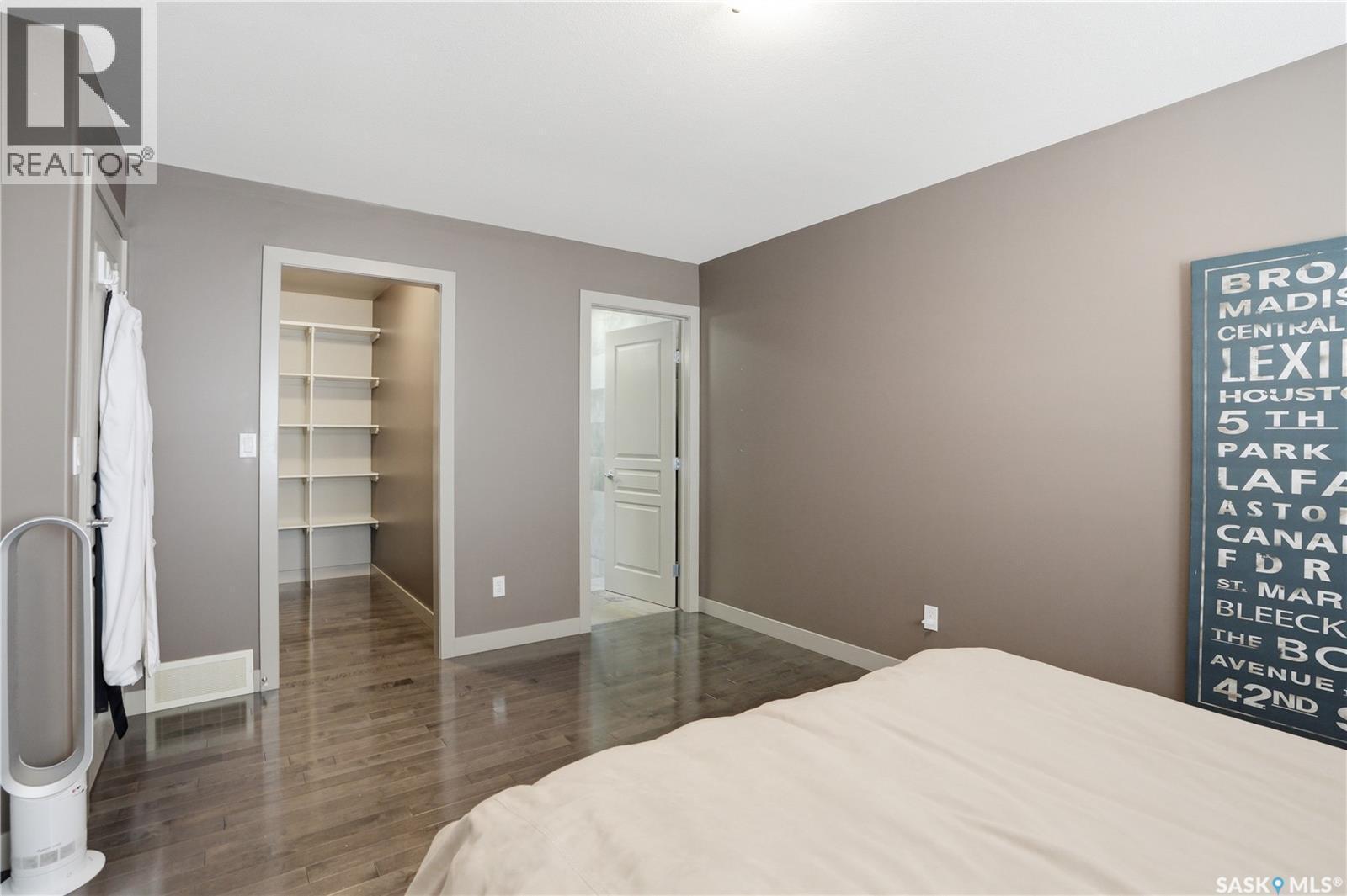 102 802 Heritage Crescent, Saskatoon, SK - Indoor Photo Showing Bedroom