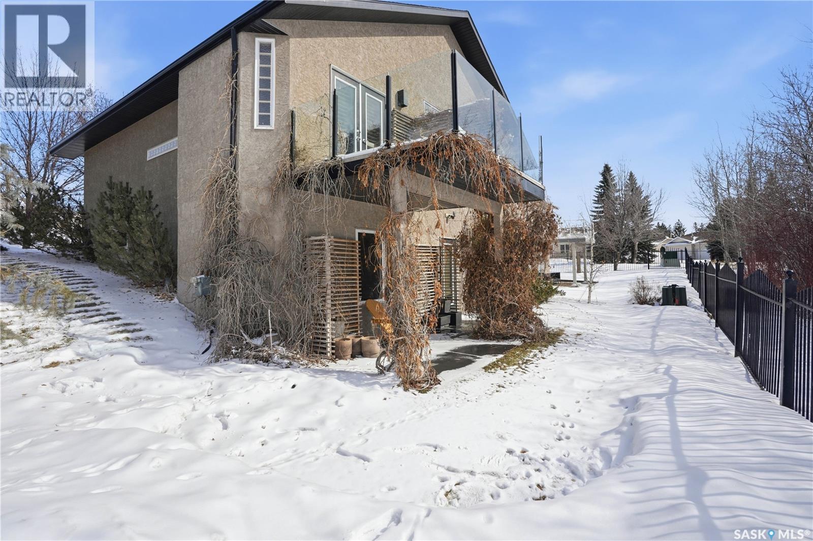 102 802 Heritage Crescent, Saskatoon, SK - Outdoor