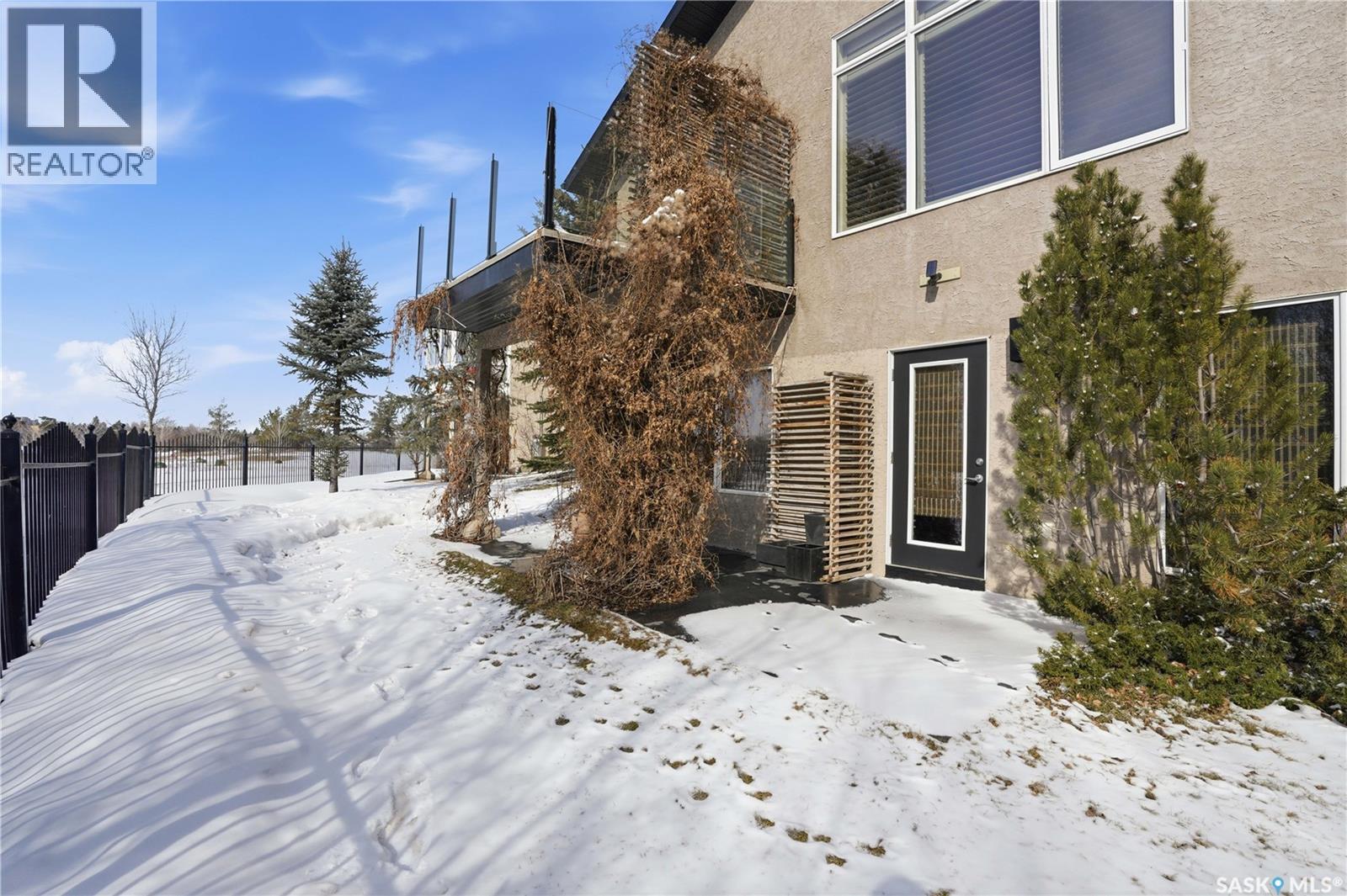 102 802 Heritage Crescent, Saskatoon, SK - Outdoor