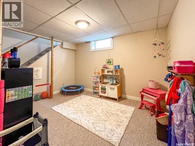 947 & 957 Connaught Drive, Swift Current, SK - Indoor Photo Showing Basement