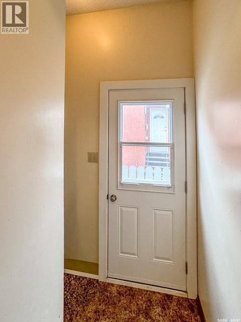 947 & 957 Connaught Drive, Swift Current, SK - Indoor Photo Showing Other Room