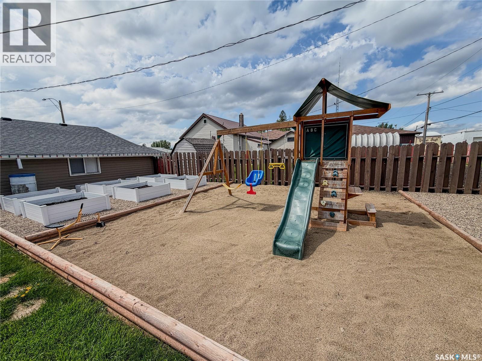 210 Wells Avenue E, Langenburg, SK - Outdoor