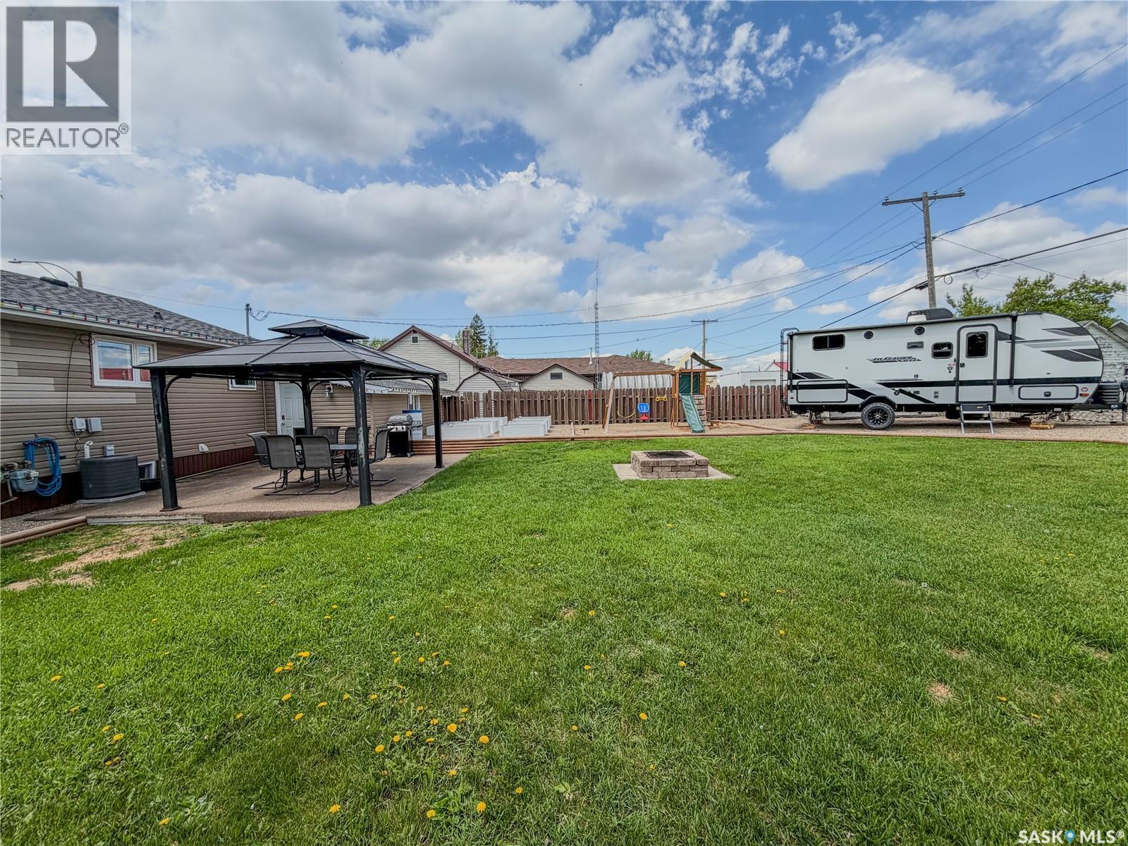 210 Wells Avenue E, Langenburg, SK - Outdoor