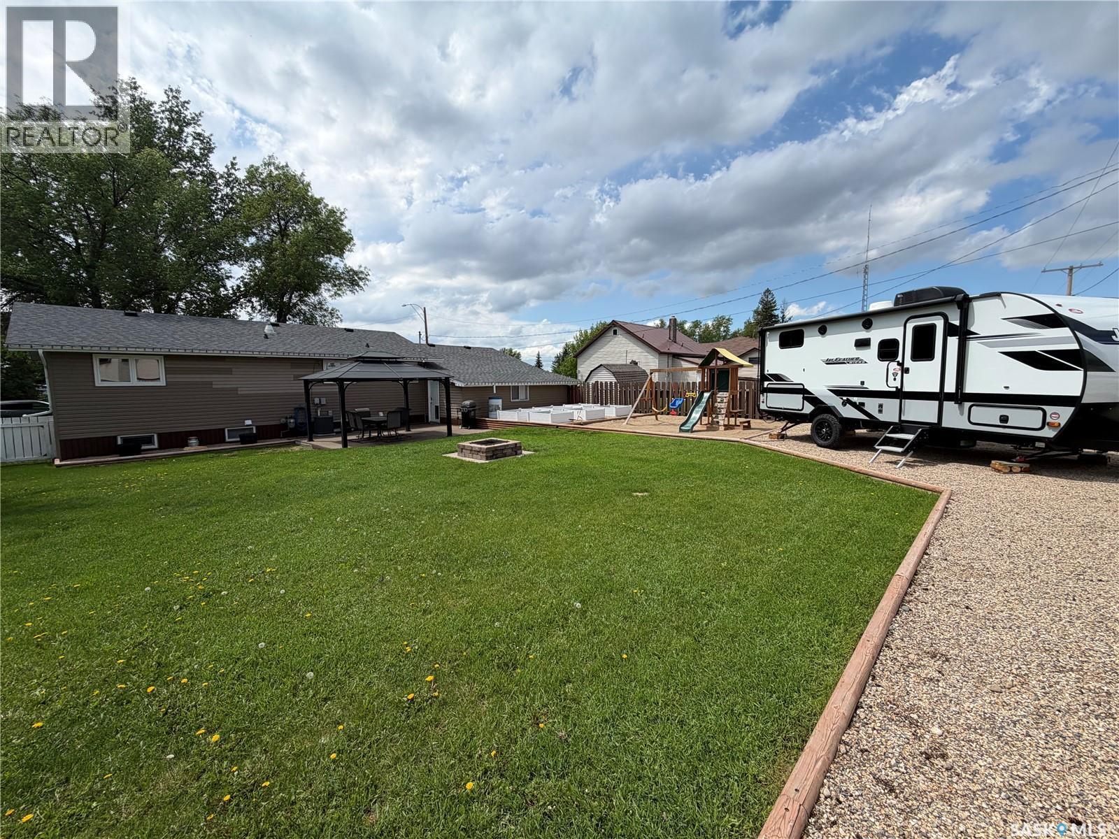 210 Wells Avenue E, Langenburg, SK - Indoor Photo Showing Garage