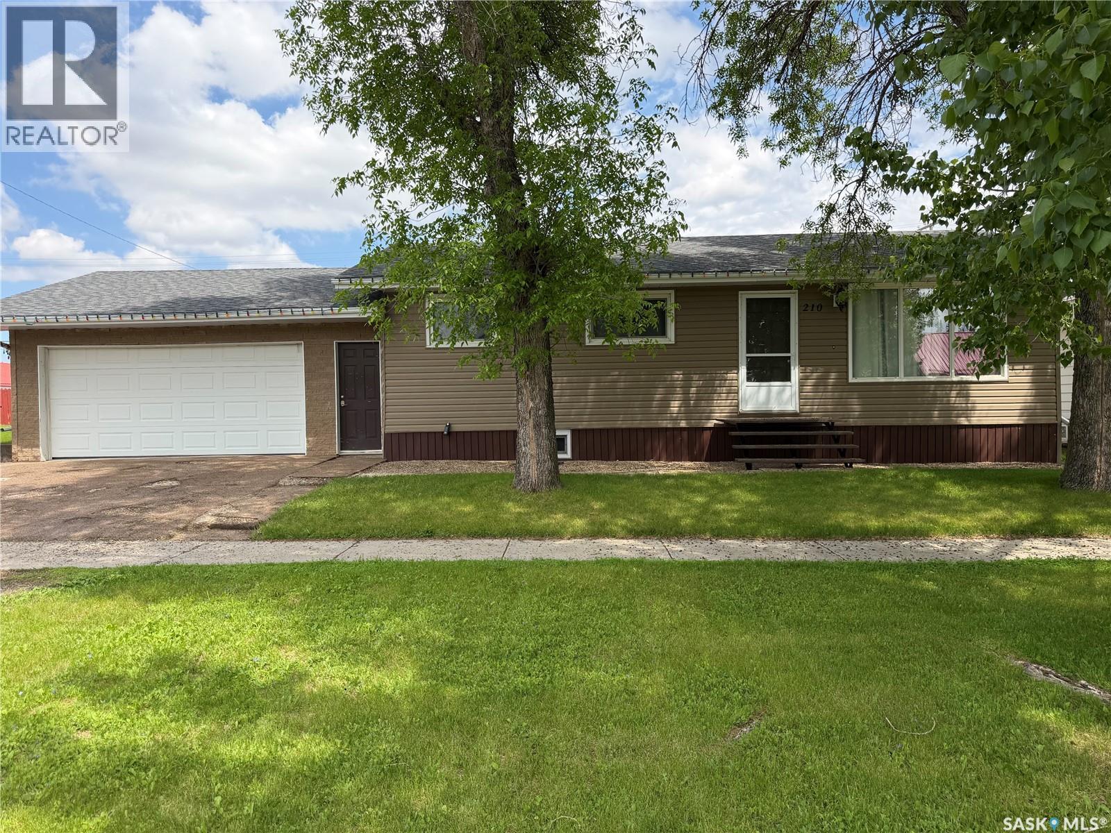 210 Wells Avenue E, Langenburg, SK - Indoor Photo Showing Other Room