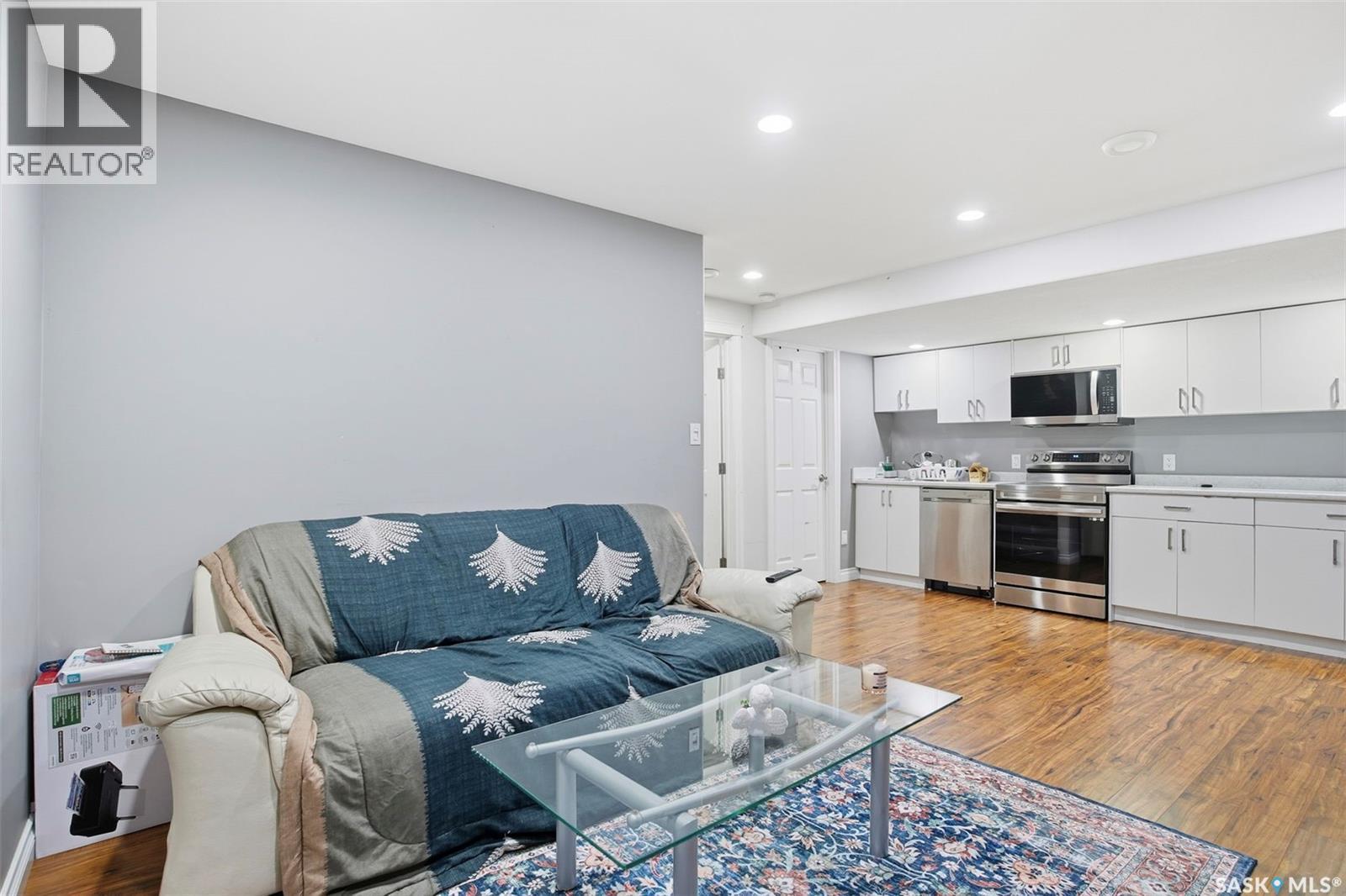 215 Wyant Lane, Saskatoon, SK - Indoor