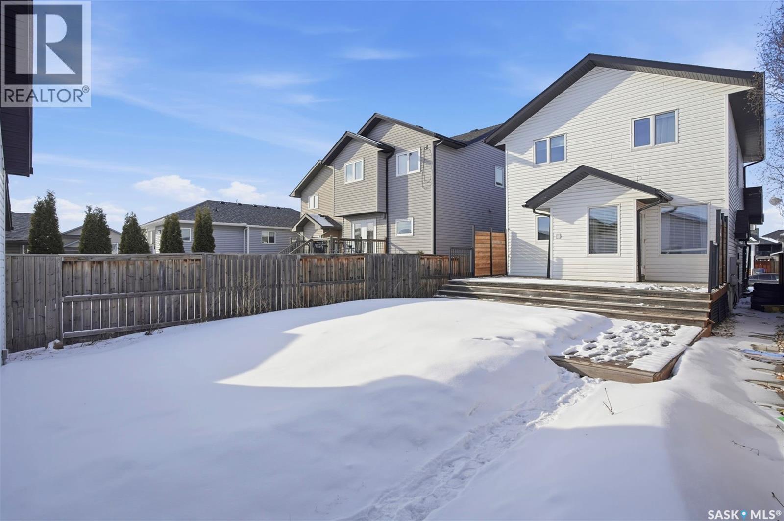 215 Wyant Lane, Saskatoon, SK - Outdoor
