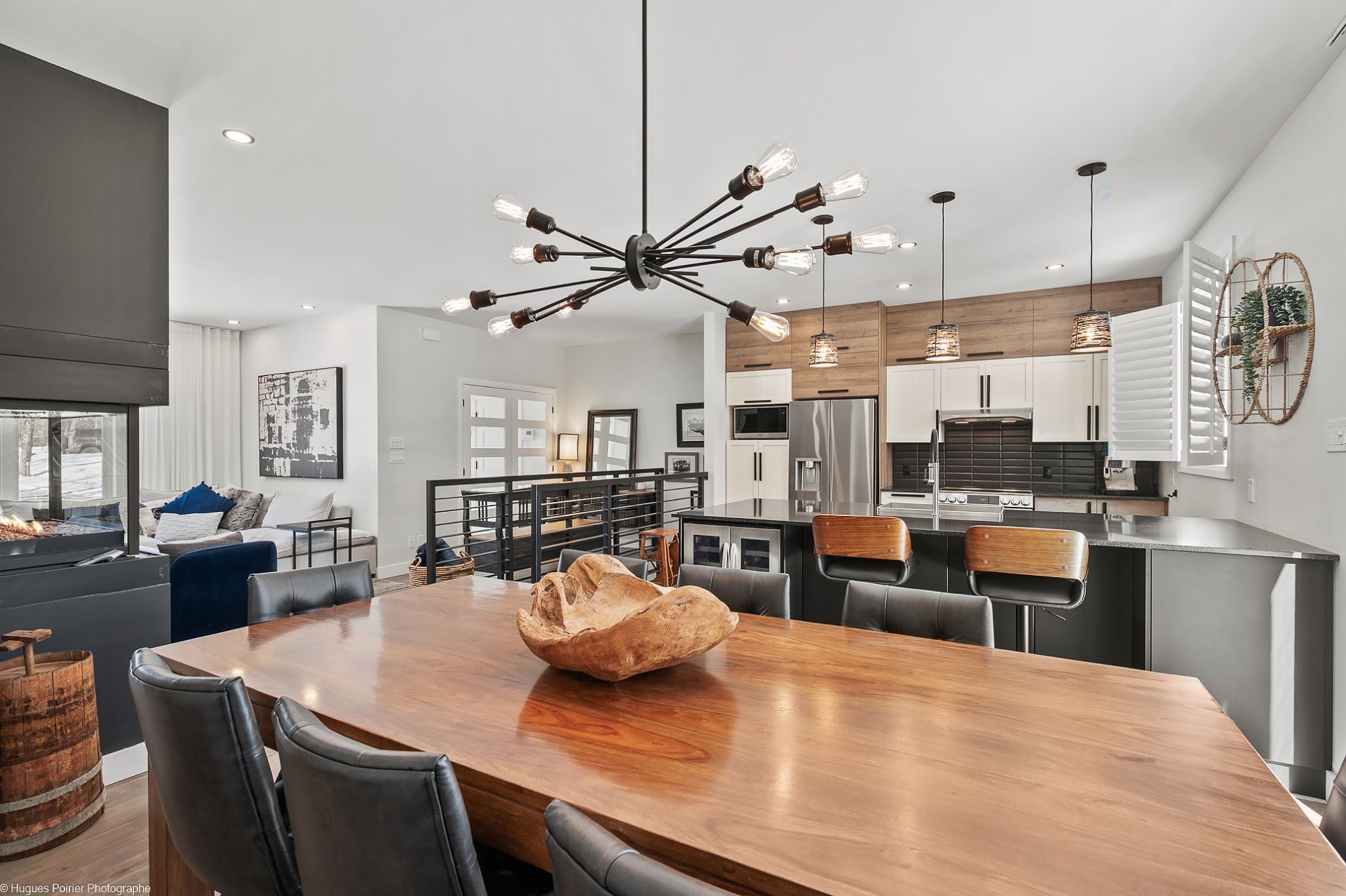 Overall view - 275 Rue Des Grands-Pics, Saint-Colomban, QC - Indoor Photo Showing Dining Room