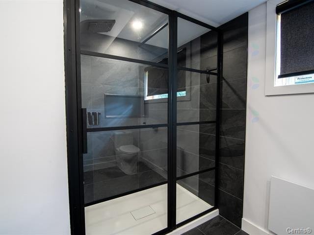 Bathroom - 275 Rue Des Grands-Pics, Saint-Colomban, QC - Indoor