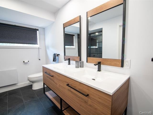 Master Bathroom - 275 Rue Des Grands-Pics, Saint-Colomban, QC - Indoor Photo Showing Bathroom