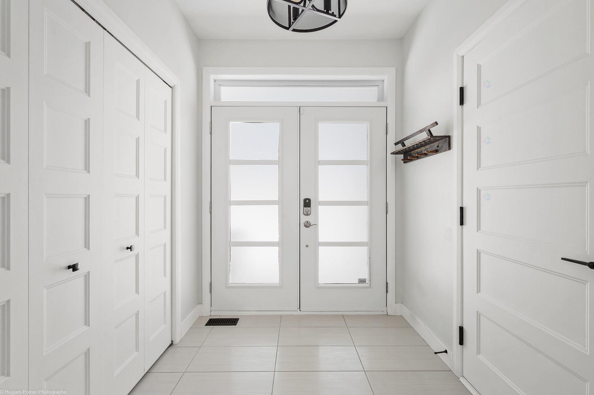 Mud Room - 275 Rue Des Grands-Pics, Saint-Colomban, QC - Indoor Photo Showing Other Room