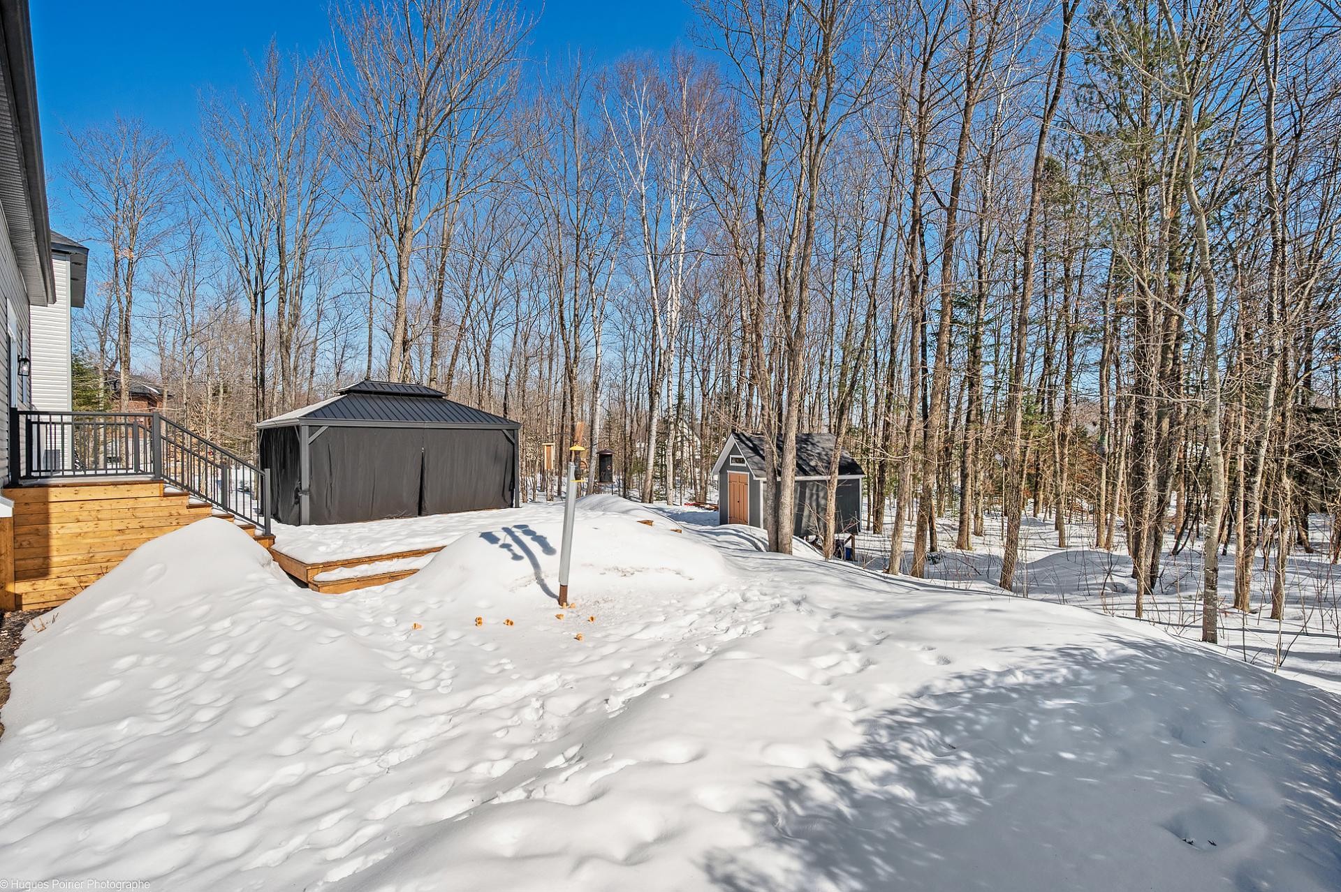Courtyard - 275 Rue Des Grands-Pics, Saint-Colomban, QC - Outdoor