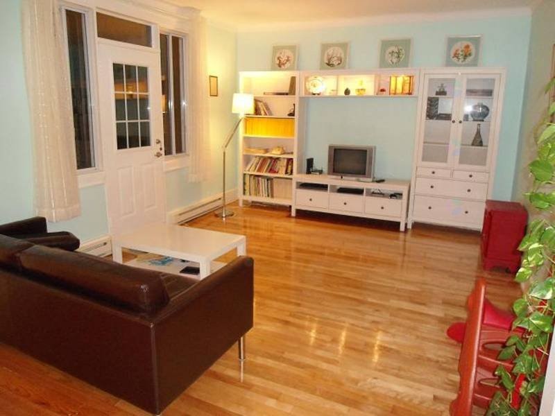 Salon - 5219 Av. Trans Island, Montréal (Côte-Des-Neiges/Notre-Dame-De-Grâce), QC - Indoor