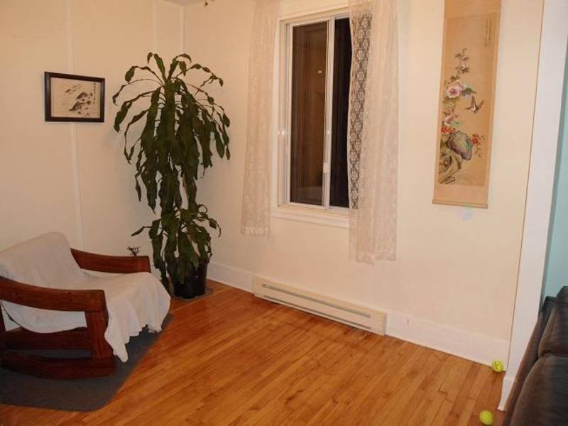 Salon - 5219 Av. Trans Island, Montréal (Côte-Des-Neiges/Notre-Dame-De-Grâce), QC - Indoor