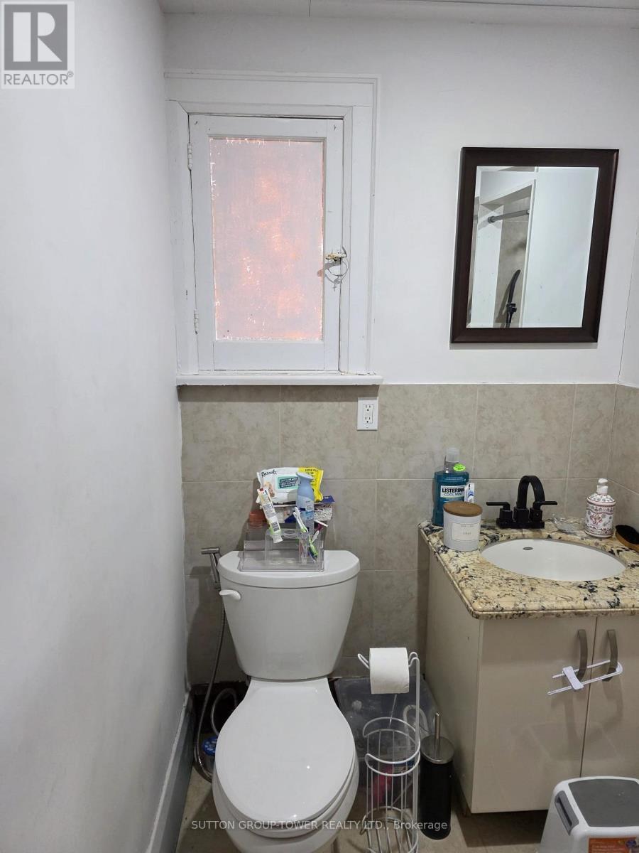 85 Maple Avenue, Barrie, ON - Indoor Photo Showing Bathroom