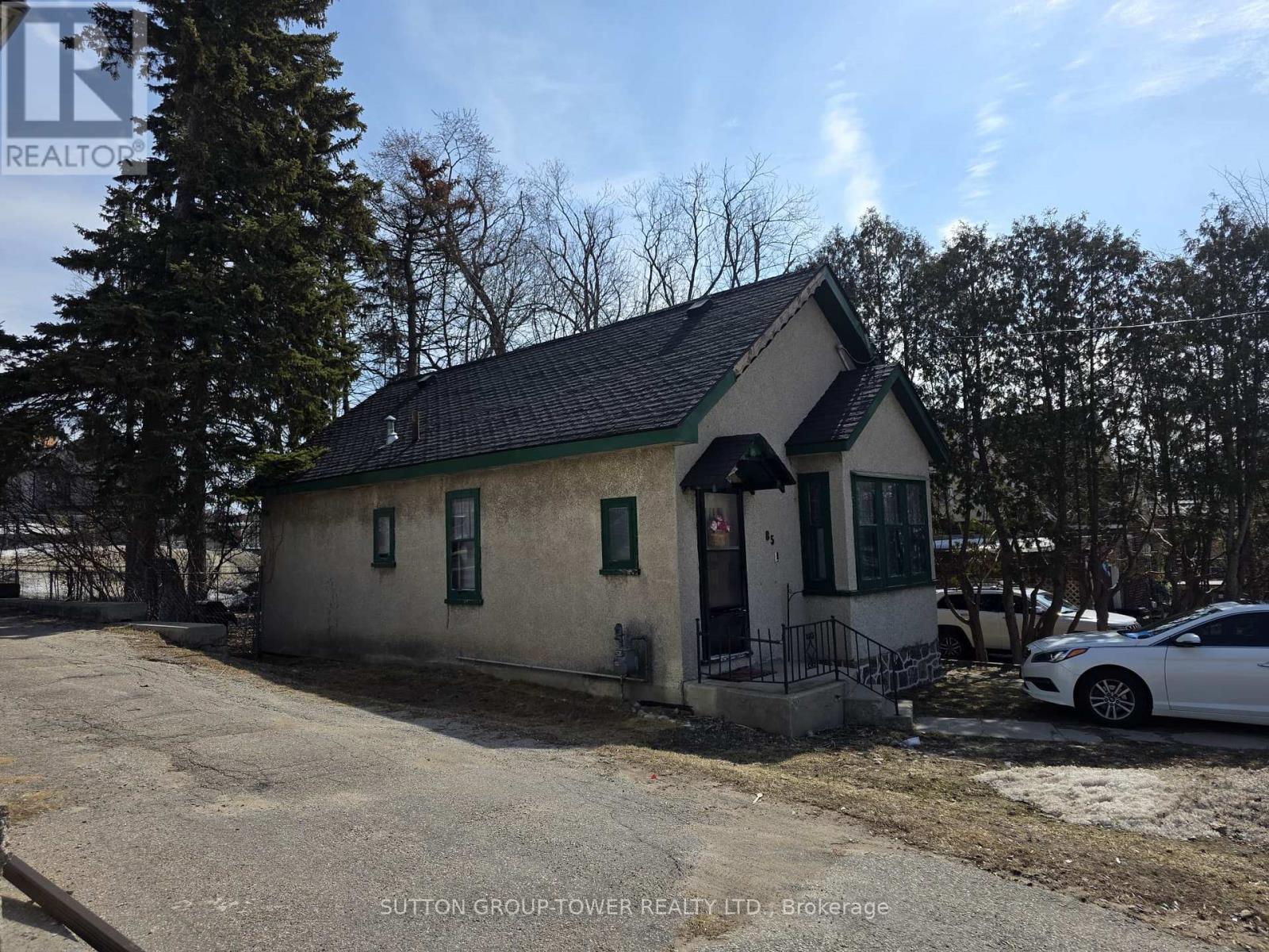 85 Maple Avenue, Barrie, ON - Outdoor