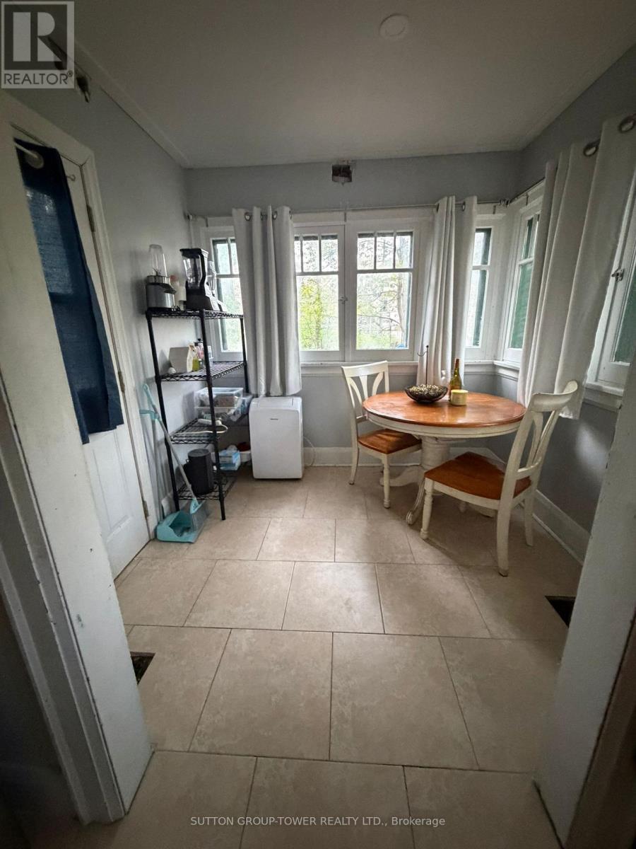 85 Maple Avenue, Barrie, ON - Indoor
