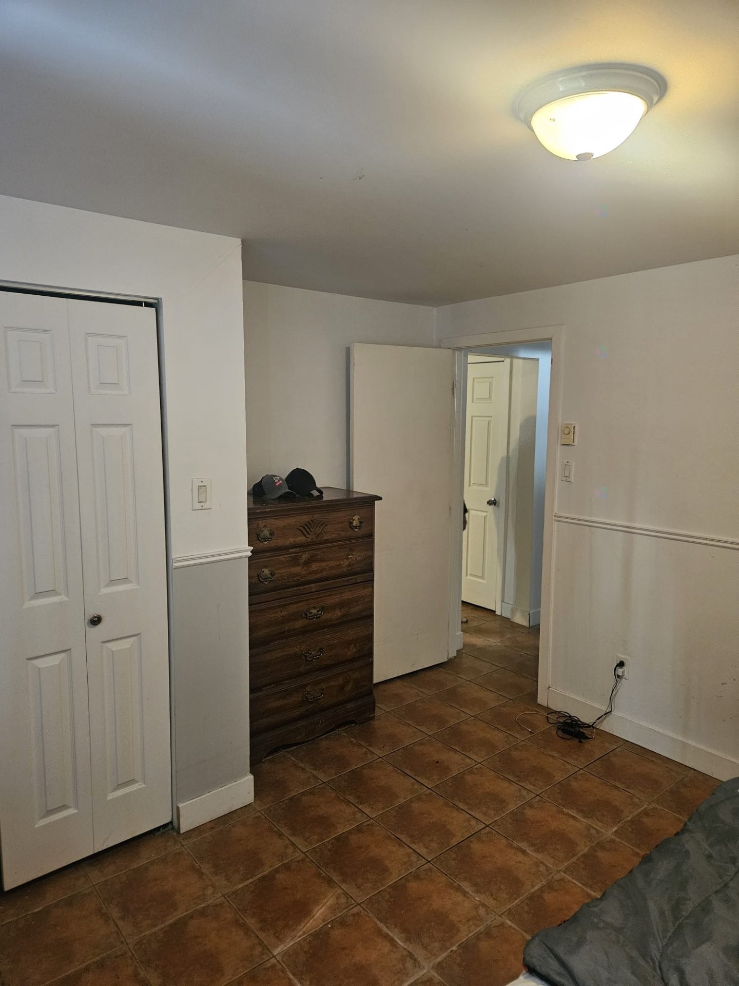 Garçonnière - 528 Rue Andrassy, Mascouche, QC - Indoor