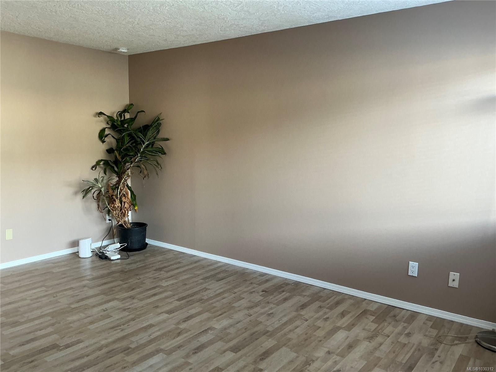 103-2525 Dingwall St, Duncan, BC - Indoor Photo Showing Other Room