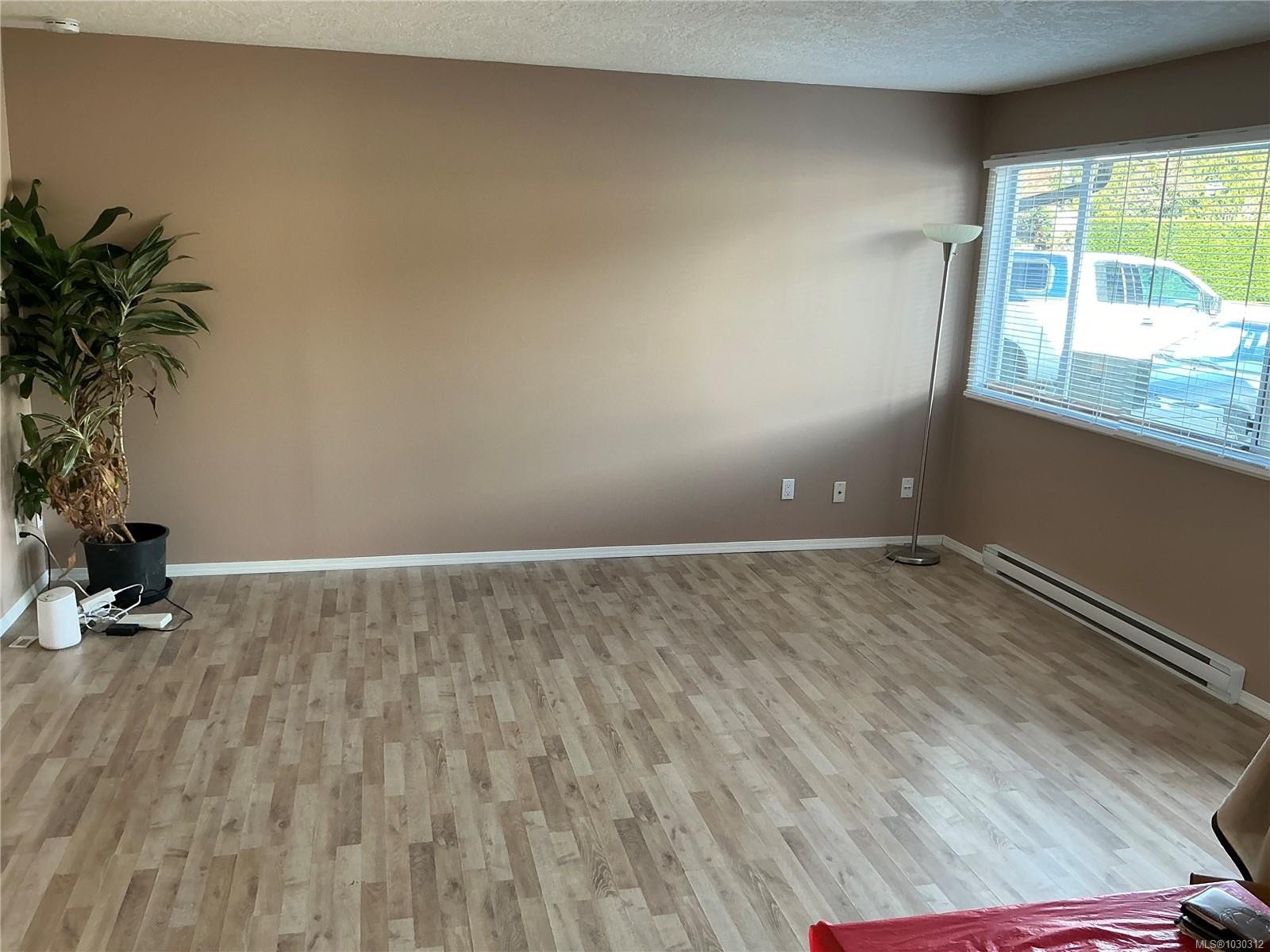 103-2525 Dingwall St, Duncan, BC - Indoor Photo Showing Other Room