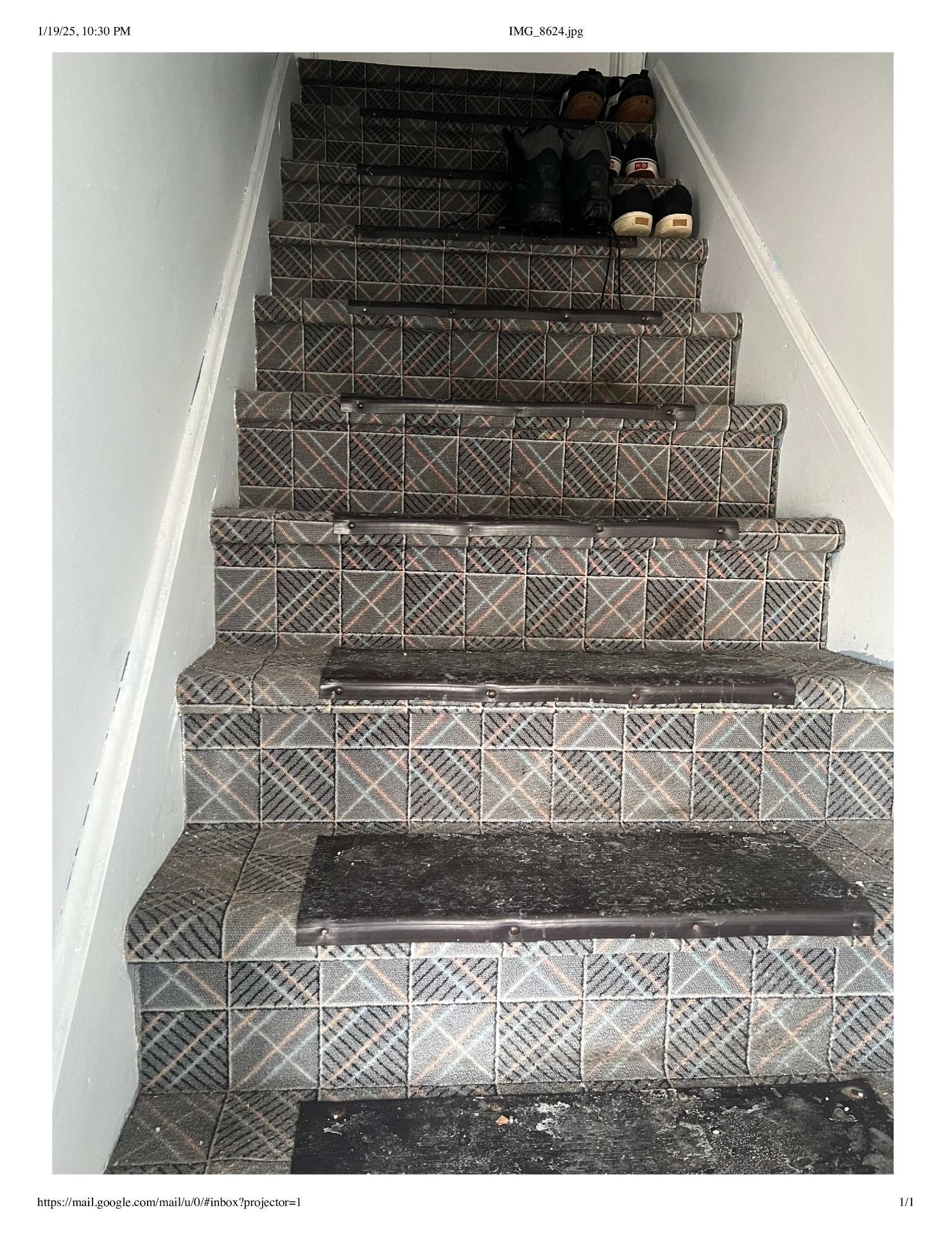 Escalier - 14 Rue Yvon, Châteauguay, QC - Indoor Photo Showing Other Room